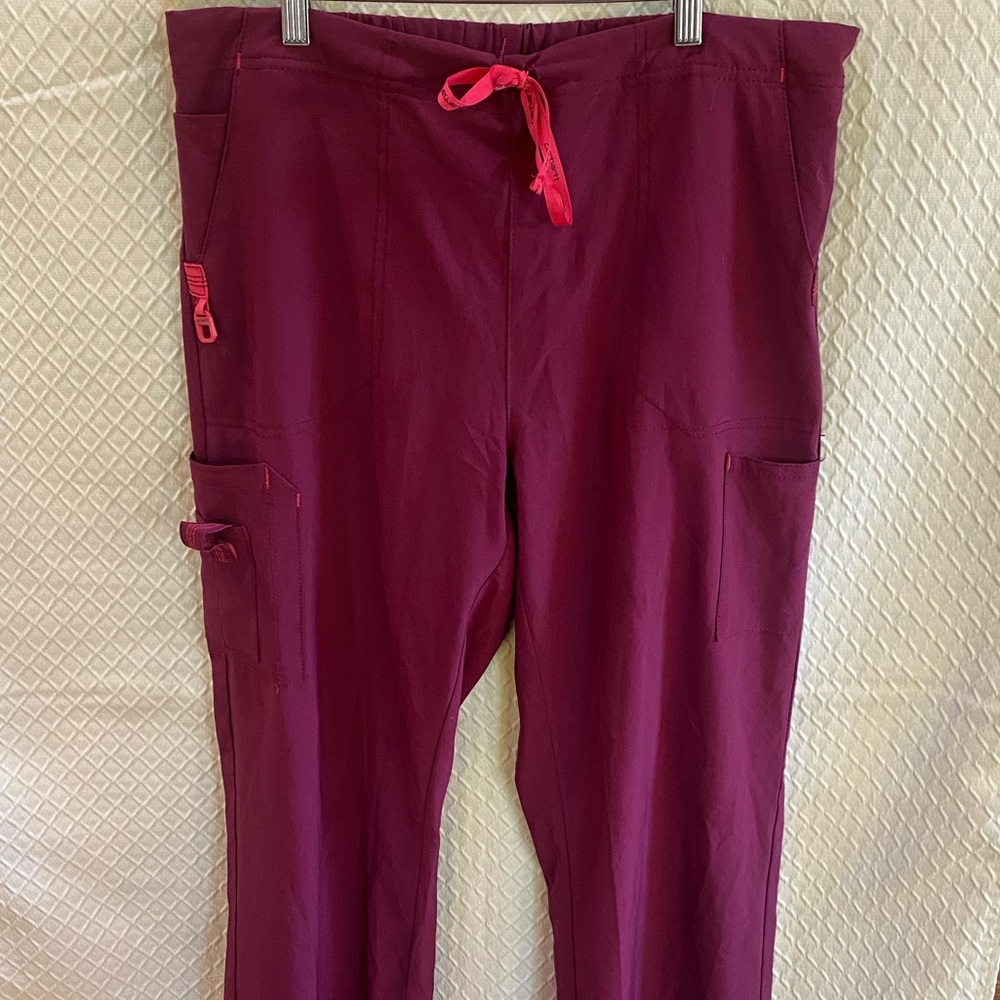 Carhartt Women's Burgundy/Plum Scrub Pants. Large.